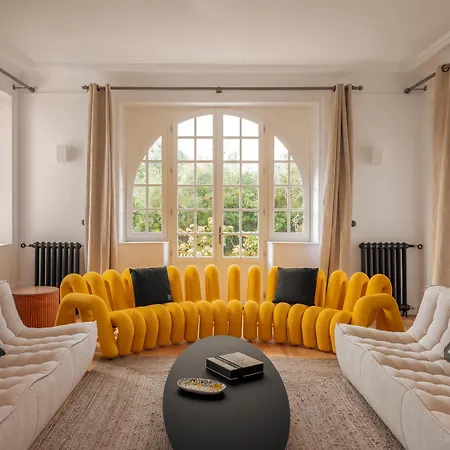 Maison Resaurie - *