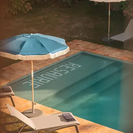 Maison Resaurie - מלון