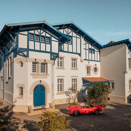 Maison Resaurie - מלון