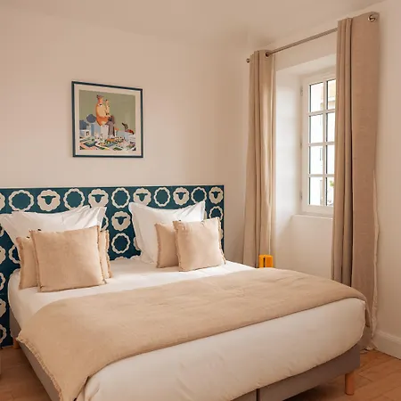 Maison Resaurie - מלון