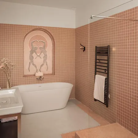 Maison Resaurie - מלון *