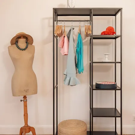 Maison Resaurie - מלון